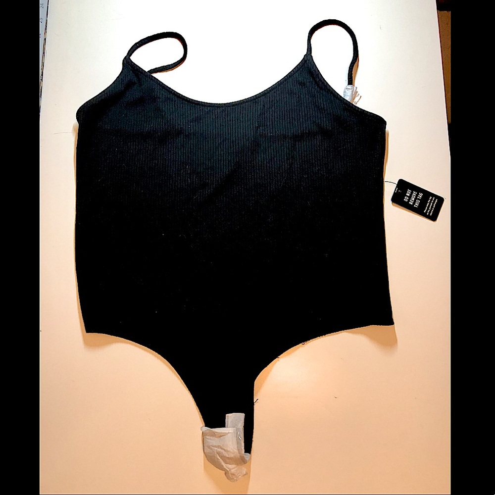 NWT Express | Adjustable Strap Ribbed Thong Bodysuit in Black, Sz L